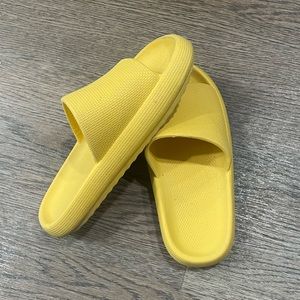 Cloud Cushion Slides